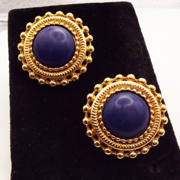 ELLEN DESIGNS "EL" GOLDEN ETRUSCAN BEADED EDGE W/ FAUX LAPIZ CLIP EARRINGS A - Picture 1 of 2